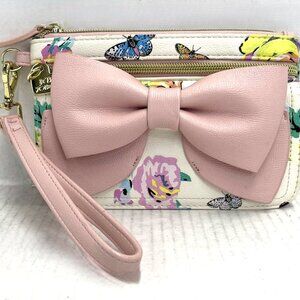 ✨ Betsey Johnson Wallet & Clutch Purse Wristlet with PINK BOW✨